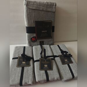 New Fieldcrest Luxury Table Cloth With Storage Bags & 3 Napkins Gray